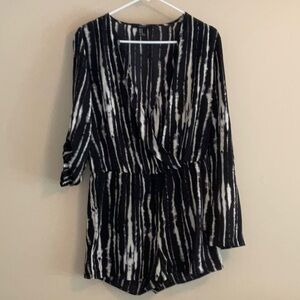 Forever 21 shorts romper size small